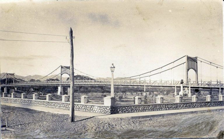 El Puente Carías queda en Choluteca y el 12 de julio queda en Tegucigalpa.
